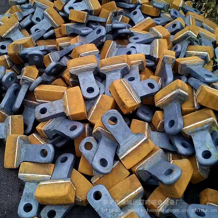 專業(yè)供應(yīng) 震鳴牌破碎機(jī)篩板與襯板，型號(hào)齊全，批發(fā)鑄造件